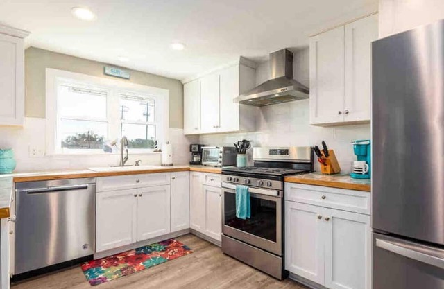 Water View w/ 2 Bedrooms and Large Porch