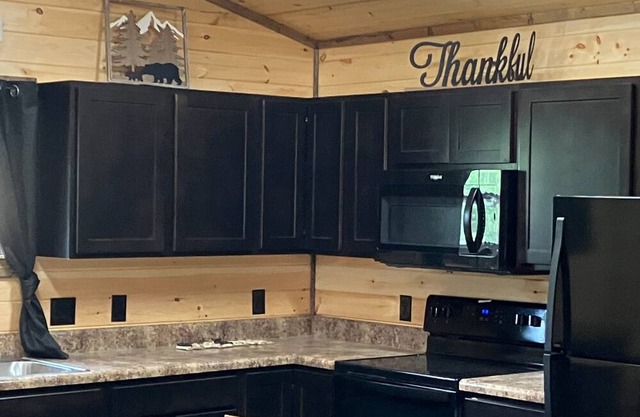 Bears Heaven: Free Attraction Tickets, Secluded, Wifi, Firepit & Riding Trails