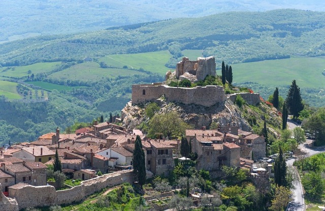 GUGNOLO - Val d'Orcia Farmhouse