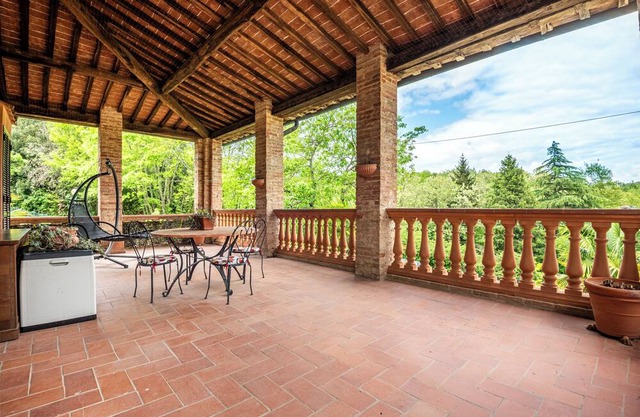 Holiday Home 'Dimora Della Miniera Di Murlo' with Private Terrace and Wi-Fi