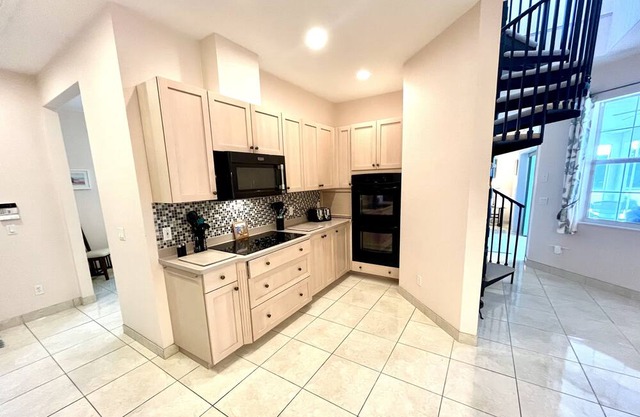 Golf Views, Heated Pool, WIFI, Kayaking on Piece River, Air Boat Rides ...