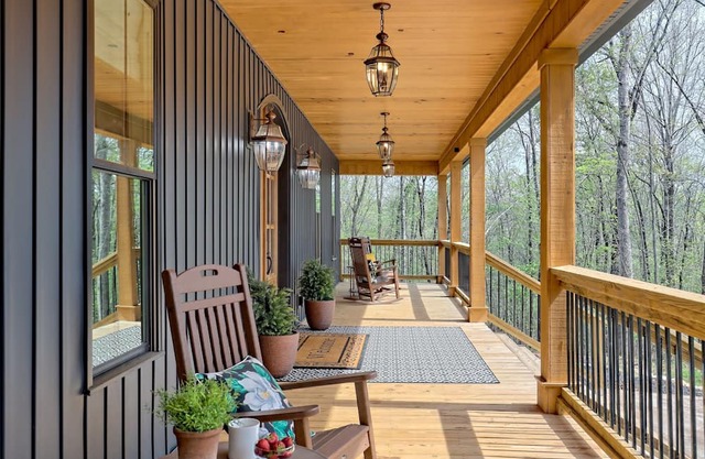 Helen is Open!-Oct 14-16 Available-Fire Pit