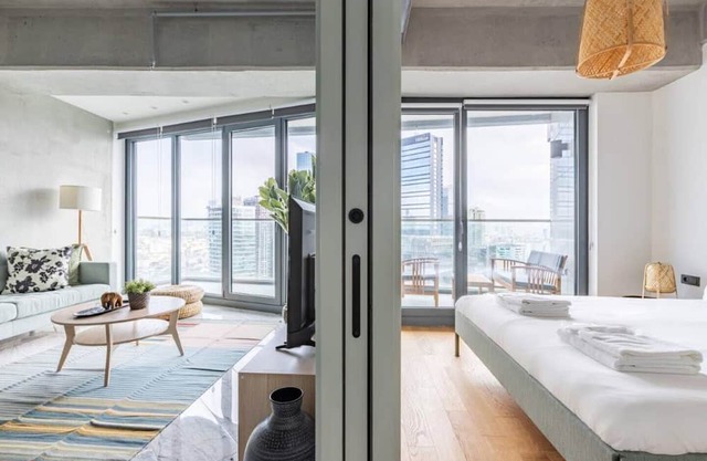 This apartment is a 1 bedroom(s), 1 bathrooms, located in Şişli, İstanbul.