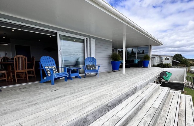 Above The Rest is positioned perfect with a view across the bay.