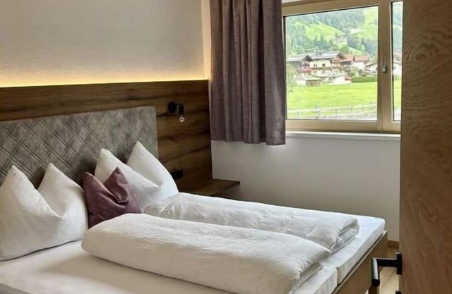 Apart Eder Modern retreat