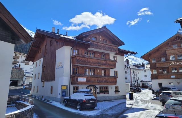 Beautiful apartment for 4 people with WIFI, TV, balcony and parking