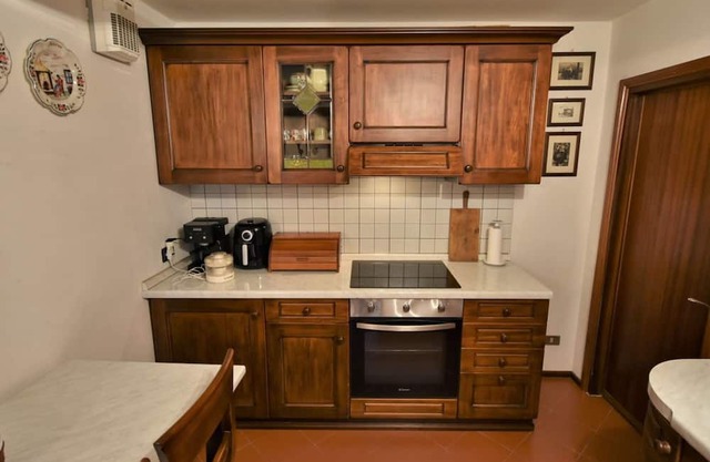 Nice apartment for 4 people with TV, pets allowed and parking
