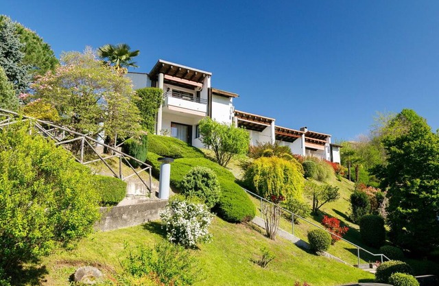Cosy apartment for 4 people with WIFI, pool, TV, patio, pets allowed, panoramic view and parking