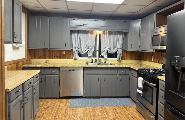 Welcoming 2-bedroom house with feel like your house Binghamton