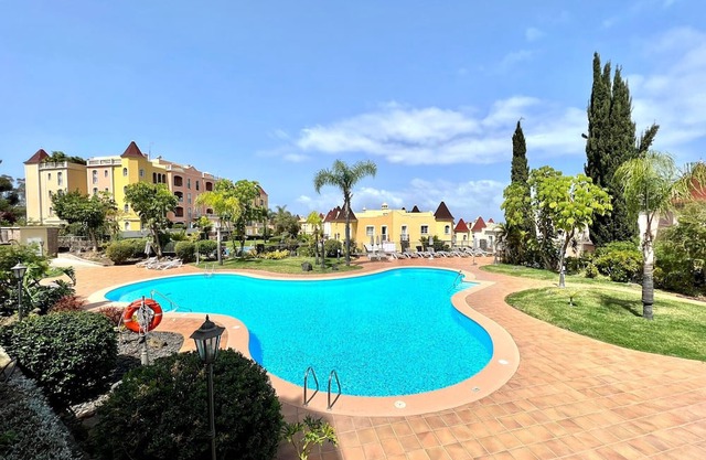 Cozy apartment with wifi, swimming pool, private G