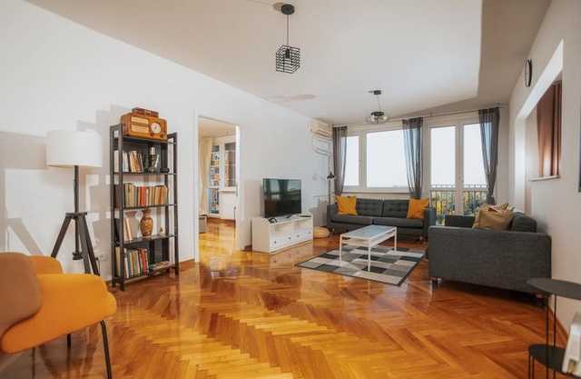 Modern spacious 110m2 3-bedroom with unique view