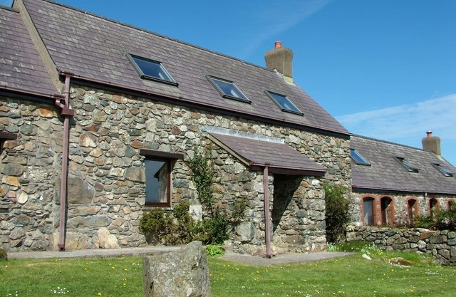 Rural cottage. Great for families. Fresh air. Amazing skies. Panoramic views.
