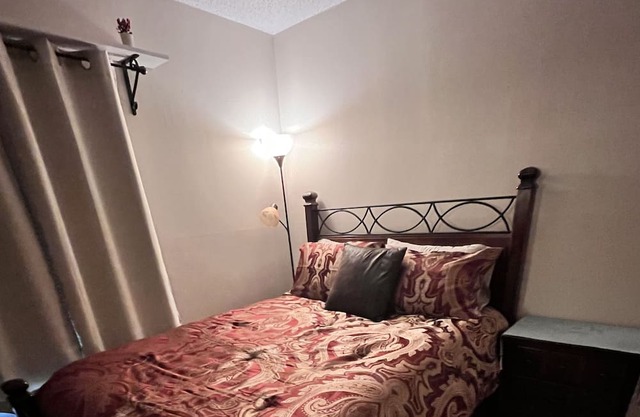 Cozy condo in a quiet neighborhood near the beach