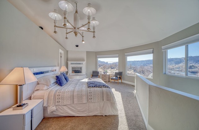 Luxury Private 3BR Home w/ Canyon & River Views