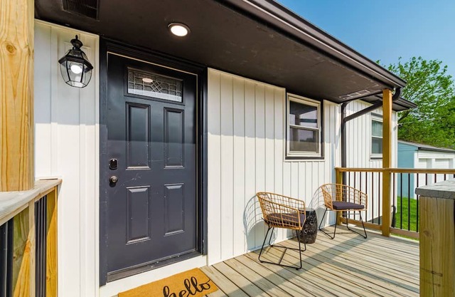 Spacious 3-Bedroom Retreat with Pool Table!
