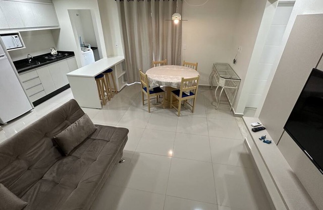 Apartamento com Dois Quartos no Centro com Churrasqueira
