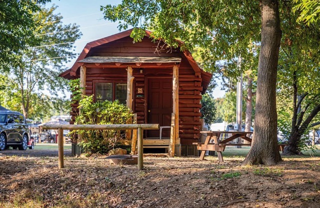Relaxing Accommodation! Kitchen, Free Parking, Close to Greenleaf State Park!