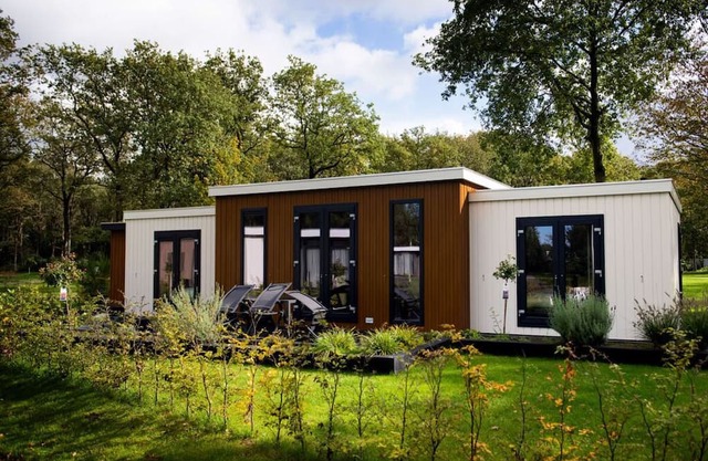 Pavilion 4 people with storage space
