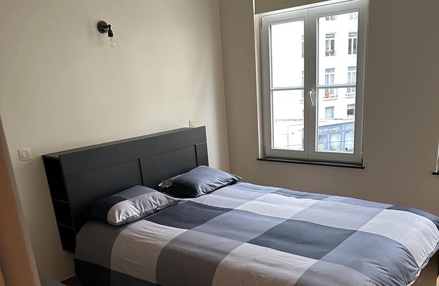 Chambre de Charme Dans une Maison à 15 Minutes du Centre en Transport en Commun
