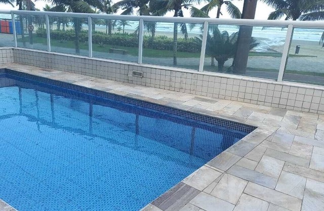 Lindo Apto pé na Areia