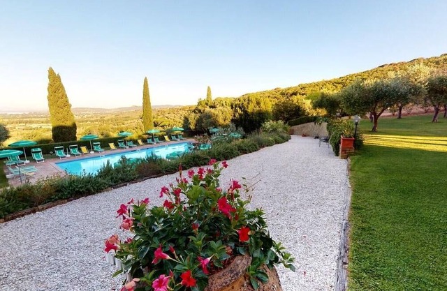 Leccino Two-Bedroom House for 6 people - ground floor