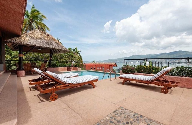 Spacious and Beautiful Beach House in Las Brisas