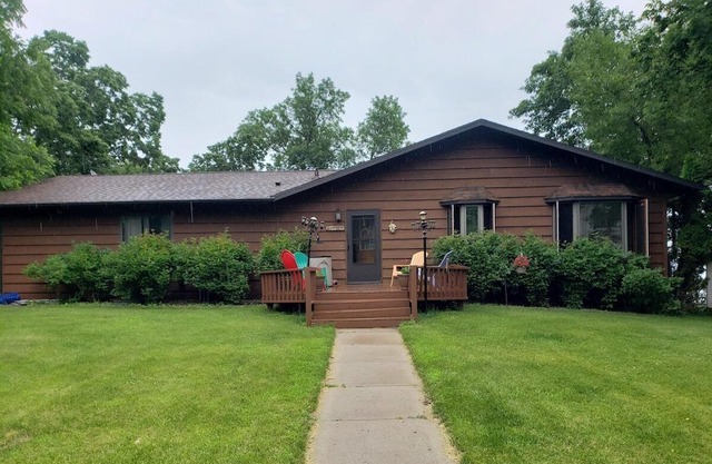 Paradise on the Point - lake front views of beautiful Ottertail Lake