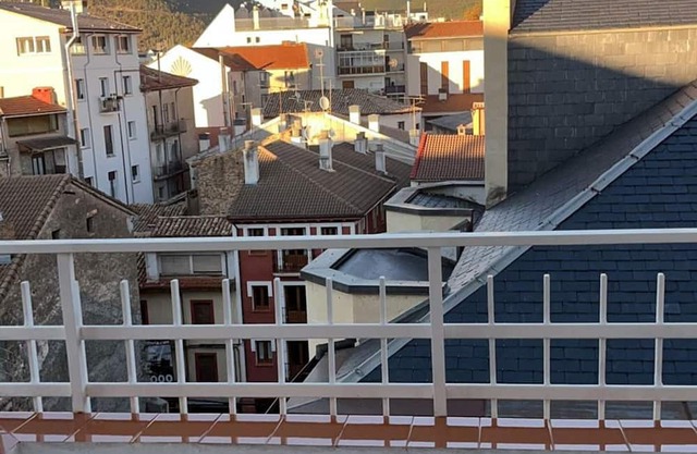 Apartment Jaca, 3 bedrooms, 9 persons