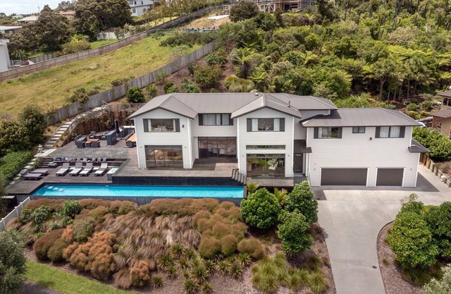 Aqua Oasis - Schnapper Rock Holiday Home