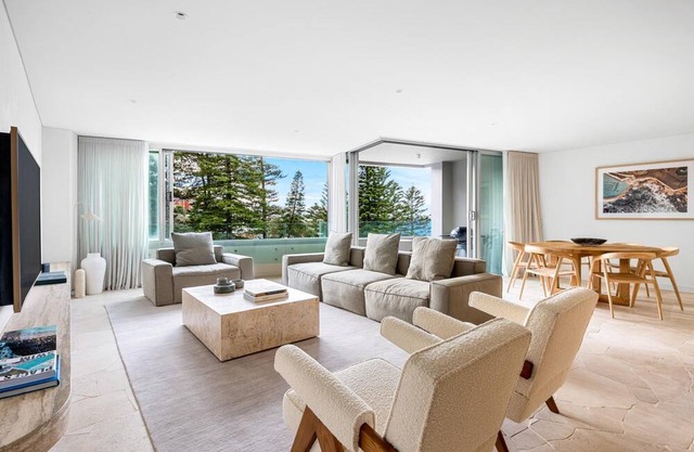 Luxury Apartment with Bronte Beach Views