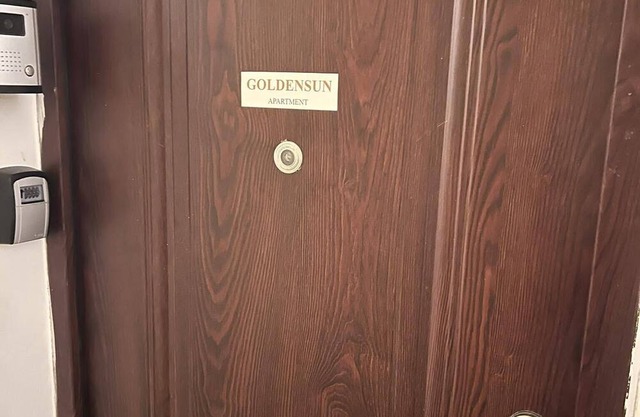 Goldensun Apartment is a bright and fully equipped in the center of Budapest.