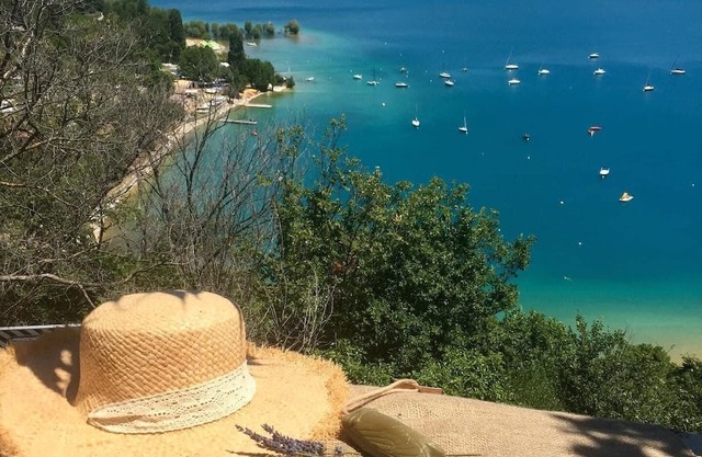 Beautiful duplex with terrace. Breathtaking view of Lac Ste Croix du Verdon