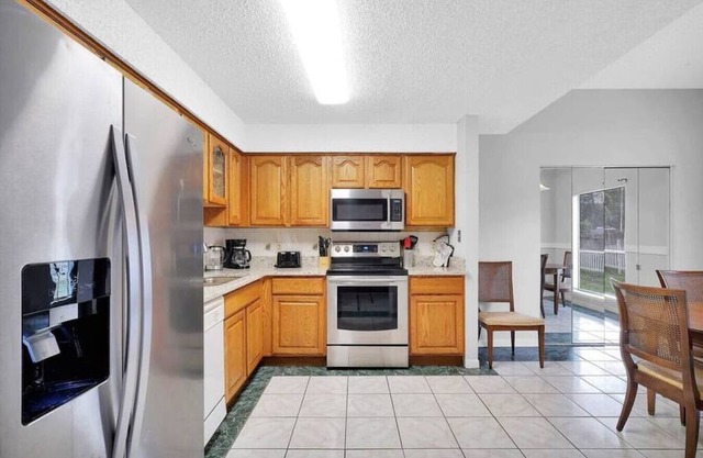 ~Cozy Casa w/ Screened Patio~
