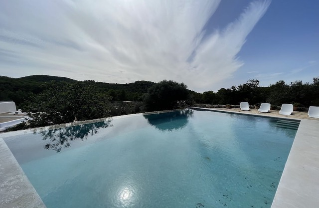 Renovated magical authentic villa in peaceful nature, walking path to the sea