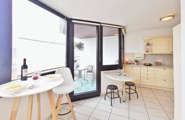 Wohnung mit 2 Schlafzimmern-für 3 Personen , 4te Etage mit Aufzug- 2 Balkone