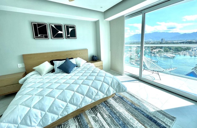 Estudio Torre Nautico Moderno con Vista a Marina Vallarta