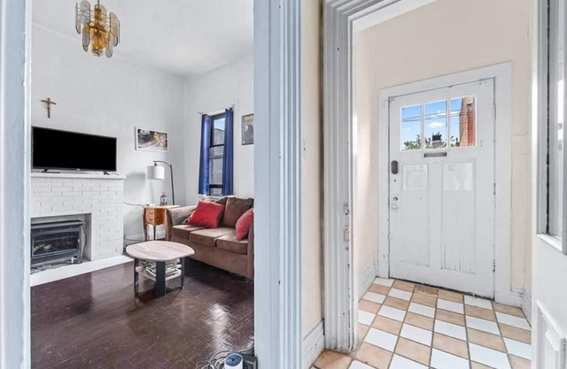 Cozy Row House+ Walk to Stadium+ Close to Downtown