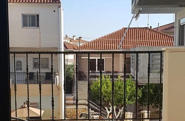 Great location, only 100m from beach.