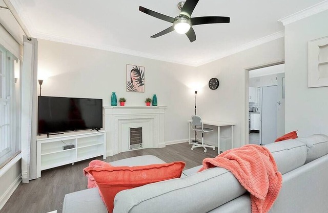 Tasteful 2BR 1BA in Tusmore