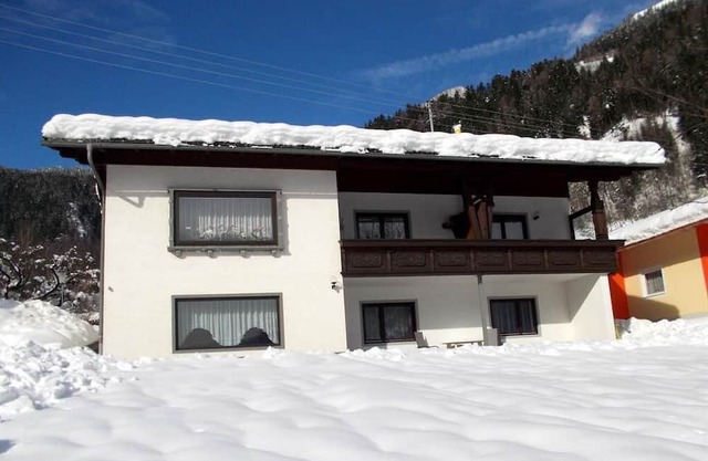 Holiday Apartment "Bergzauber Mit Bergblick" with Mountain View, Balcony & Wi-Fi