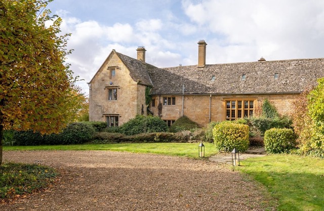 Foxholme Manor - Spacious manor with swimming pool and tennis court