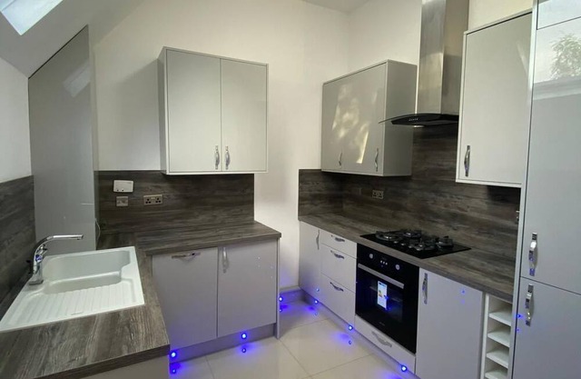 Remarkable 2-Bed Penthouse in Wolverhampton