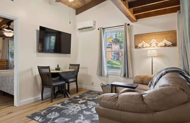 Sunshine Cottage~$375 Free Activities Daily