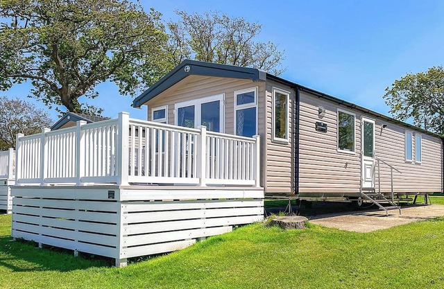 3 bedroom accommodation in Newbridge, Nr Yarmouth