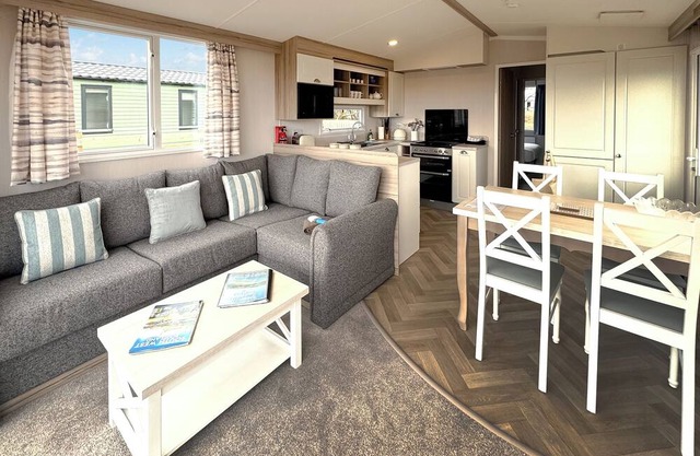 2 bedroom accommodation in Sandgreen