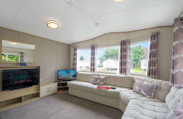 2 bedroom accommodation in Cowden, Nr Hornsea