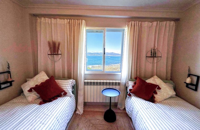 OLarDasOlas Oceanfront house with garden in Porto do Son