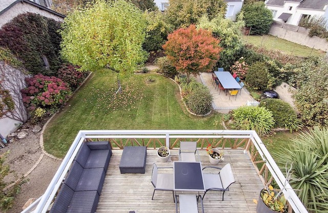 5 bedroom lovely home in Saint-Martin-des-Champ