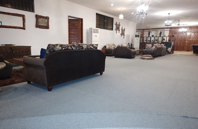 Spacious 4-bedroom apartment in marvelous Mwanza Region with AC - Penthouse
