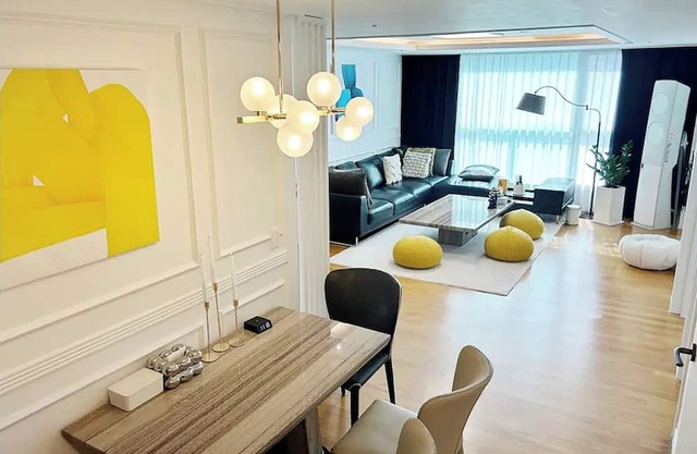 3-bedroom apartment in fabulous Seoul with AC